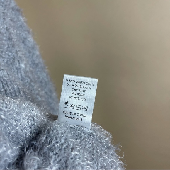 Thyme & Thread Size XL NOPE Graphic Eyelash Fuzzy Sweater Plush Soft Casual - Picture 5 of 6